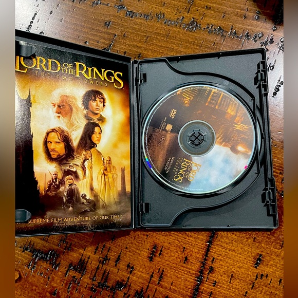 2 DVD’s Lord of the Rings Return of the King and The Two Towers DVD’s - Picture 6 of 8